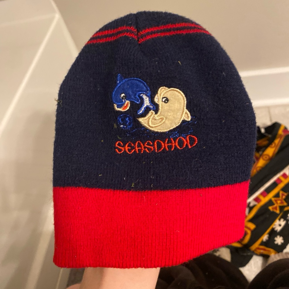 Navy and Red Beanie with Seasdhod Embroidery